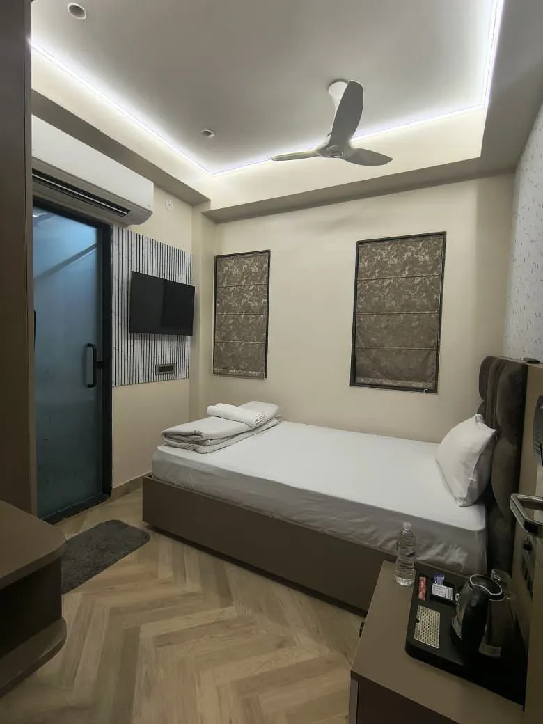 3-Star Hotel Single Bed Room in Varanasi